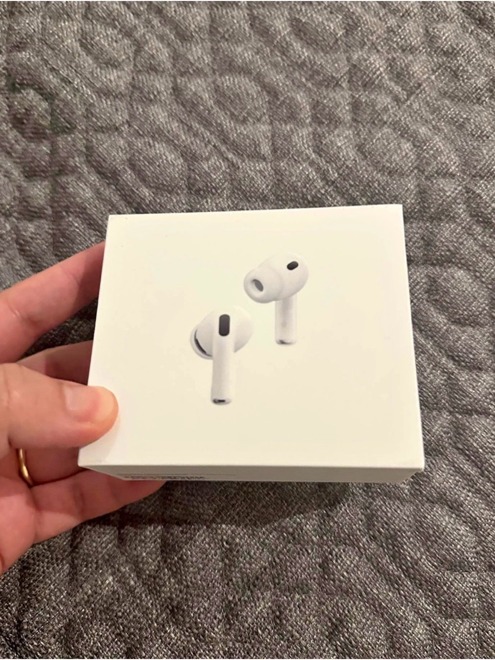 Apple AirPods Pro Earbuds in White - Authentic Packaging